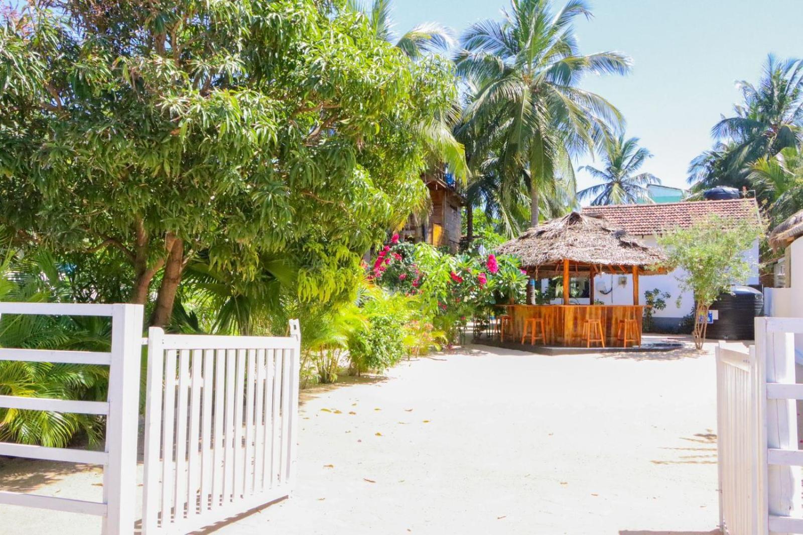 Lucky Bay Hotel Arugam Bay Exterior photo